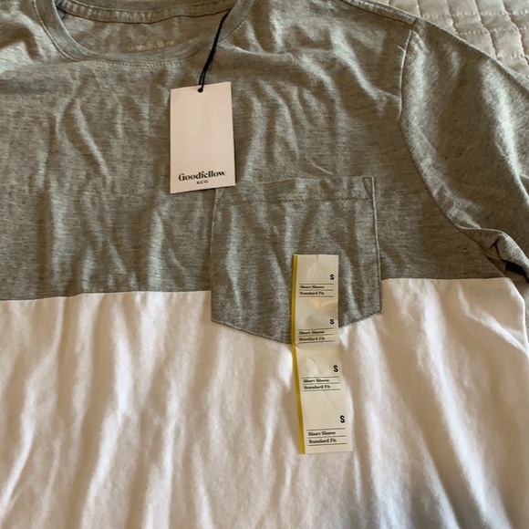 NWT color block short sleeve Tee men’s S - Picture 3 of 4